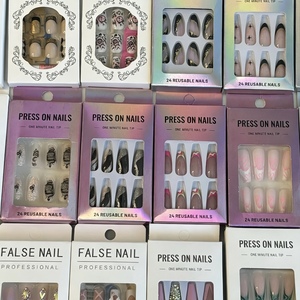 Vente en gros de <span class=keywords><strong>faux</strong></span> <span class=keywords><strong>ongles</strong></span> 3D à <span class=keywords><strong>coller</strong></span>, de haute qualité, forme cercueil moyenne, épais, style French, manucure acrylique, avec <span class=keywords><strong>kit</strong></span> - Product Image 1