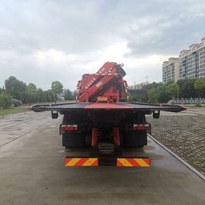 Camion de dépannage à plateau plat Dongfeng D9 avec grue à bras pliable à 4 sections de 8 tonnes, fonction de remorquage et de levage intégrée - Product Image 6