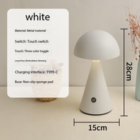 Vente directe en gros moderne nordique métal veilleuse lampe de table sans fil rechargeable pour hôtels batterie lampe de table de chevet