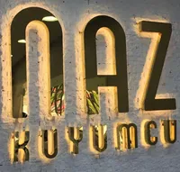 Enseigne lumineuse LED 3D personnalisée avec lettres rétroéclairées pour les devantures de magasins, la publicité extérieure et les logos d'entreprise