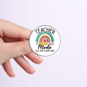 Badges ronds personnalisés imprimés pour le dropshipping – Épingles de revers sur mesure avec dessins animés, citations inspirantes, animaux et plantes - Product Image 1