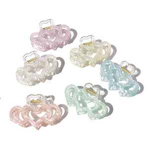 Pince à cheveux trois cœurs 9 cm pour femmes et filles - Product Image 1