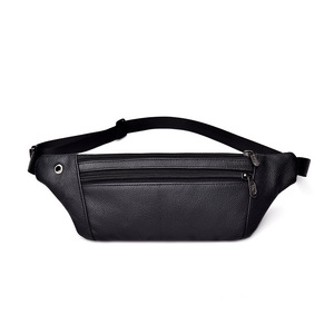 Sac banane personnalisé en cuir de luxe pour homme avec logo sur mesure, fermeture éclair et fonction antivol - Product Image 1