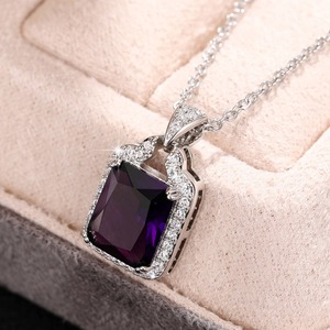 Collana con Ciondolo Rettangolare Colorato, Gioiello di Moda per Donne - Product Image 4