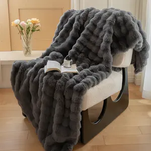 सर्दियों के लिए लक्जरी सॉफ्ट फॉक्स फर थ्रो कंबल सजावटी आरामदायक आलीशान लंबा झबरा ठोस प्रतिवर्ती पफी मोटा गर्म कंबल