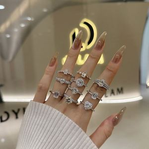 Bague d'éternité Dylam Classic Elegance en argent S925 avec pierre de moissanite 2 carats couleur D clarté VVS1, pour mariage ou promesse - Product Image 2