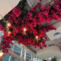 Vente en gros de fleurs artificielles suspendues en bougainvillier pour la décoration de plafond de mariage et de restaurant