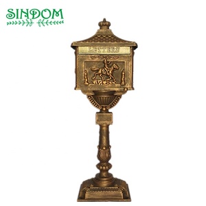 صندوق بريد أحمر من الألومنيوم المصبوب بتصميم عتيق مع قفل للخارج - Product Image 2