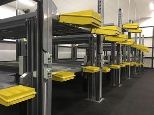 Elevador de Estacionamiento de Autos de <span class=keywords><strong>4</strong></span> Postes y 3 Niveles con Triple Sistema Hidráulico, Elevador de Vehículos de Columna Compartida, Apilador de Autos para Uso en Garajes - Product Image 3