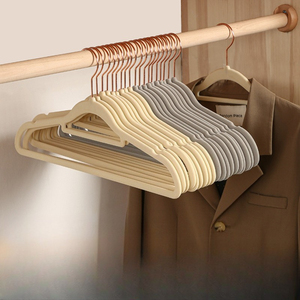 Cintre floqué personnalisé en gros, en ABS, velours fin, sans couture, épaissi, pour suspendre vêtements et pantalons dans la garde-robe, cintre floqué pour chemises - Product Image 1