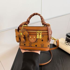 Fashionable Lady's Style <b>square</b> Handbag. It Is Made of PU Material. the Inner Lining Is Made of Polyester.5108 - Product Image 6