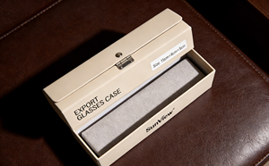 Étui à lunettes haut de gamme en carton rigide avec procédé de lamination, doté d'un fermoir à charnière métallique et d'une doublure en éponge - Product Image 1