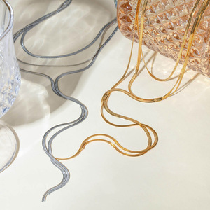 Collar de cadena en forma de Y con capas, de acero inoxidable 18k, cadena plana tipo serpiente para mujer, joyería de moda al por mayor. - Product Image 2