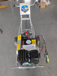 Machine de marquage routier pour la repinture et l'entretien des lignes de parking - Product Image 6