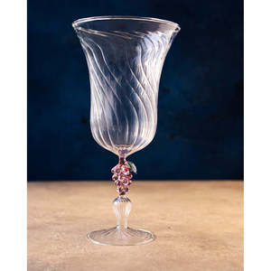 Coppia di Grandi Calici in Vetro di Murano con Grappoli d'Uva, Modellati a Mano e Molto Leggeri per Decorazione Centrotavola - Product Image 2