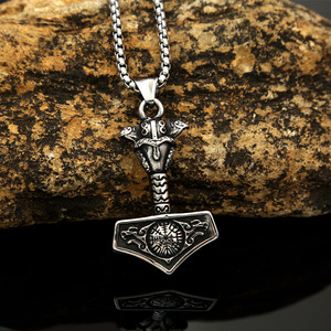 Yunnique – collier avec pendentif marteau de Thor en acier inoxydable pour hommes, bijoux cadeau de style viking nordique - Product Image 3