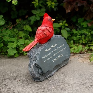 Kırmızı kardinal kuş ile özel Pet anıt plak, bahçe dekor için altın yazı ile gri reçine taş - Product Image 3