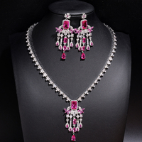 UBEIDO Luxuriöses Rotes Zirkon-Schmetterling-Quasten-Halsketten- & Ohrring-Set für Braut Hochzeit Abendparty Schmuck-Accessoires