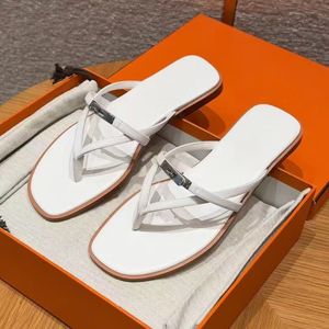 Nouvelles sandales d'été 2026 à petit fermoir métallique et bride d'orteil pour <span class=keywords><strong>femme</strong></span>, <span class=keywords><strong>en</strong></span> <span class=keywords><strong>cuir</strong></span> véritable, idéales pour la plage et l'extérieur - Product Image 6