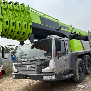 Grúa móvil Zoomlion ZTC2200 de 220 toneladas, bien mantenida, compatible con EPA, para sitios de trabajo de infraestructura - Product Image 1