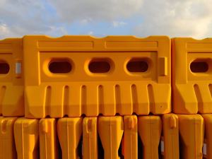 道路安全水バリアプラスチック水充填交通障壁建設現場用 - Product Image 4