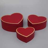 Boîte cadeau en papier couleur unie en forme de cœur pour anniversaire, boîte d'emballage cadeau en papier avec bord doré et motif floral en forme de cœur