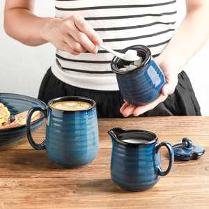 Ensemble de vaisselle en porcelaine personnalisé : Pichet à crème, distributeur de crème pour café, sucrier avec couvercle et cuillère pour le service - Product Image 6