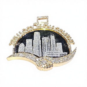 Pendentif de luxe en moissanite 25 carats, motif skyline urbain, style hip-hop, médaillon diamanté, en argent sterling plaqué or - Product Image 1
