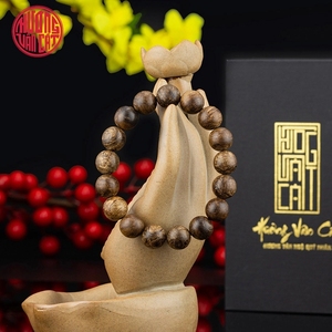 Supply Malay Agarwood <b>Bracelet</b> 12mm Round Beads with Deep Tone and Clean Texture Jewelry Good Price - Product Image 1