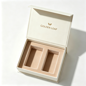 Boîte cosmétique de luxe avec logo personnalisé, insert floqué et fermeture magnétique - Emballage rigide avec estampage à chaud doré pour les marques de beauté - Product Image 1