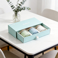 Boîte cadeau de luxe rigide avec tiroir coulissant blanc et logo personnalisé, pour parfum et fragrance, avec insert.