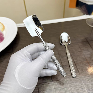 Cuchara de sandía martillada de acero inoxidable moderna de moda, <span class=keywords><strong>pala</strong></span> cuadrada de alto valor para postres y helados, uso doméstico - Product Image 2