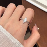 Anillo de Dedo de Plata de Ley S925 al por Mayor con Moissanita de Corte Marquesa, Engaste de Seis Puntas, Banda Abierta Ajustable, Chapado en Dos Tonos
