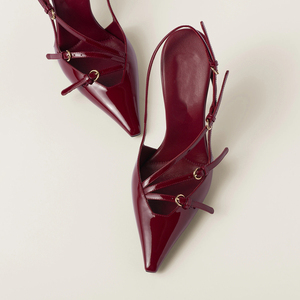 Zapatos de tacón alto para mujer con diseño de patente, múltiples tiras, anillo dorado, estilo stiletto, slingback, punta cuadrada y empeine abierto, venta al por mayor OEM - Product Image 3