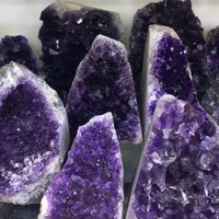 Pierre naturelle de haute qualité en améthyste violette, grappe de forme libre, pour la décoration Feng Shui