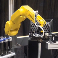 Mini robot Fanuc LR Mate 200iD/7L, charge utile 7 kg, portée 911 mm, avec pince pour la manipulation, le soudage et l'assemblage