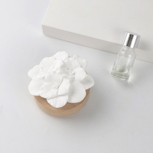 Ambientador de yeso aromático para decoración de cerámica perfumada en stock, difusor de aceite esencial con fragancia de flores de madera de porcelana para el hogar - Product Image 5