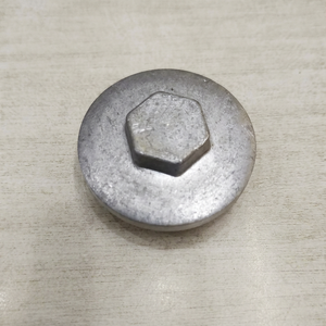 Cache-écrou hexagonal en métal sur mesure, surface polie, composant moulé - Product Image 1