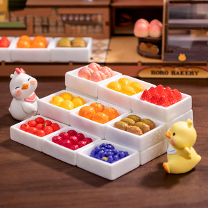 Figurines de fruits miniatures en résine, raisins artificiels, mini-modèles de fruits, jouets de cuisine pour enfants, fournitures de décoration de gâteaux - Product Image 3