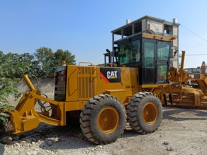 รถเกรดเดอร์ Caterpillar 140K คุณภาพเชื่อถือได้ พร้อมใบมีดเต็มรูปแบบ บำรุงรักษาอย่างดี มีสินค้าในสต็อก เหมาะสำหรับงานก่อสร้างถนนและปรับระดับพื้นที่ - Product Image 6
