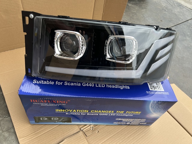 High-quality New Wholesale Heavy-duty Truck Headlight Assembly SC113 R&P SERIES Front 2379894 2655843 2379889 Plastic 1 Year