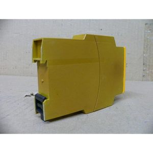 Pilz Pze X4V 0,5 24Vdc 4N/O Safety <b>Relay</b> Screw Terminal Plug In Mount - Product Image 2