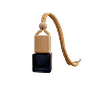 Botella de vidrio cuadrada negra de 5 ml para ambientador de coche con tapa de madera y colgante de cuerda, recargable, fragancia para el hogar - Product Image 2