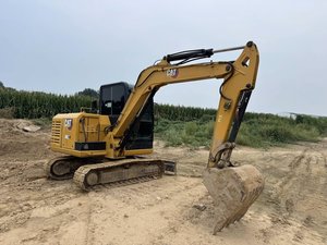 Mini-excavatrice sur chenilles CAT 306E2 de 1,5 tonne avec godet de creusement d'une capacité de 0,12 m³, moteur d'origine, utilisée pour la construction et l'aménagement paysager - Product Image 6