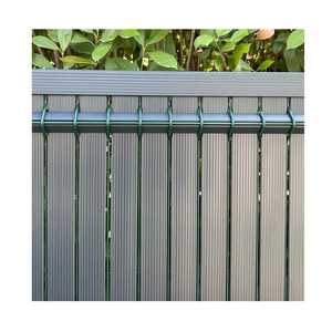 Clôture de jardin incurvée 3D de confidentialité latte de <span class=keywords><strong>PVC</strong></span> en plastique utilisé <span class=keywords><strong>pour</strong></span> le treillis métallique soudé - Product Image 5