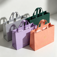 Tas Kertas Hadiah Tote dengan Pegangan Pita Mewah untuk Kemasan Butik, Dapat Dicetak Sesuai Pesanan dengan Logo Anda Sendiri untuk Kemasan Pakaian