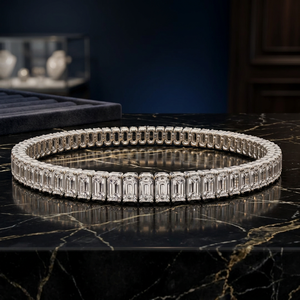 Bracelet en or blanc avec diamant taille émeraude, bijoux de luxe de créateur, cadeau de mariage pour femme - Product Image 3