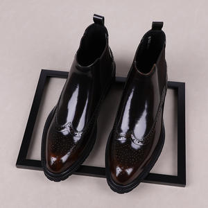 รองเท้าหนังแฟชั่นผู้ชายรุ่นขายดีประจำฤดูใบไม้ผลิใหม่ มีพื้นผิวมันวาว ลวดลายสลักอยู่บนพื้นรองเท้า และมีพื้นรองเท้าที่นุ่มสบาย - Product Image 4