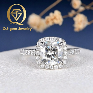Bague Halo Classique Personnalisée pour Femme, Bijou de Luxe, Diamant de Laboratoire Taille Coussin avec Certificat IGI, Couleur D, Pureté VVS, Platine - Product Image 3