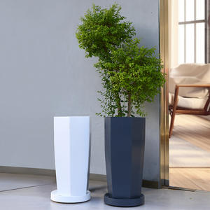 Planta verde <span class=keywords><strong>grande</strong></span> en <span class=keywords><strong>maceta</strong></span> de resina con bandeja para uso en el hogar, oficina, centro comercial o jardín - Product Image 1